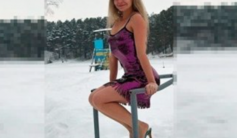 Учительницу из Барнаула уволили за фото в купальнике