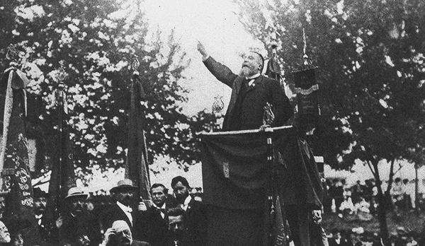 Жан Жорес на мирной демонстрации в Штутгарте. 1907 год