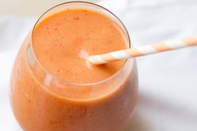 Морковный смузи с бананом Морковный смузи с бананом.