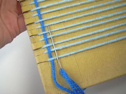Как сделать ткацкий станок из вилки и картонки