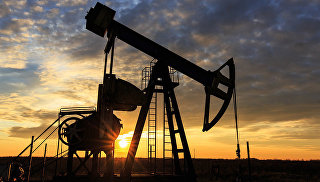 Добыча нефти. Архивное фото Добыча нефти. Архивное фото