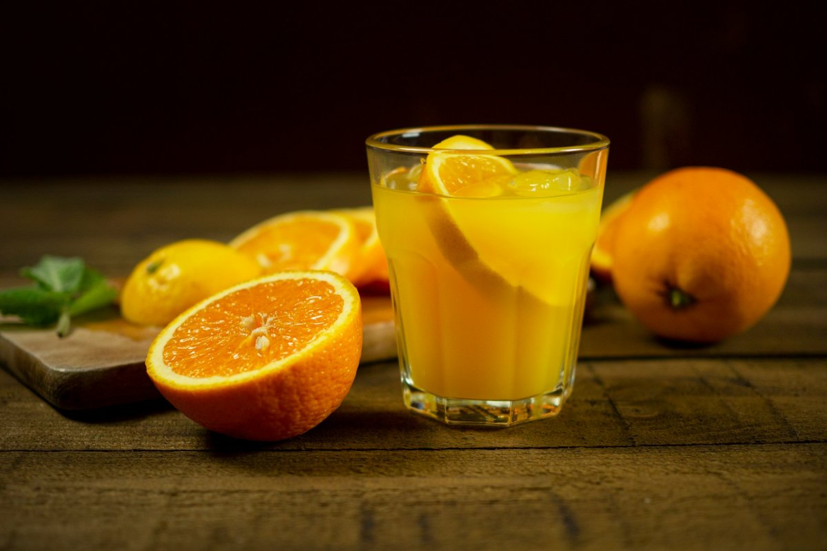 Диетолог Гинзбург рассказал, чем опасен апельсиновый сок, нутрициолог Строков назвал 4 варианта замены