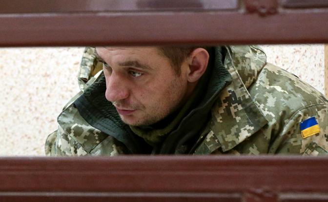 На фото: украинский моряк, капитан 3-го ранга Владимир Лесовой, задержанный с одного из трех кораблей ВМС в районе Керченского пролива за пересечение государственной границы России