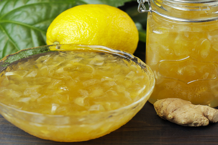 Фото к рецепту: Лимонное варенье с имбирём за 3 минуты