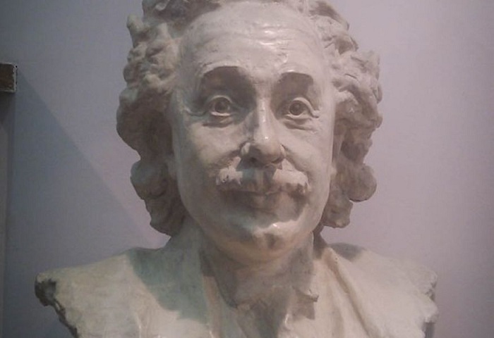 Бюст Альберта Энштейна. Скульптор: Сергей Коненков. Бюст Альберта Энштейна. Скульптор: Сергей Коненков.