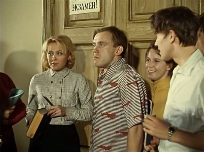 Кадр из фильма *Операция Ы и другие приключения Шурика*, 1965 | Фото: kino-teatr.ru Кадр из фильма *Операция Ы и другие приключения Шурика*, 1965 | Фото: kino-teatr.ru