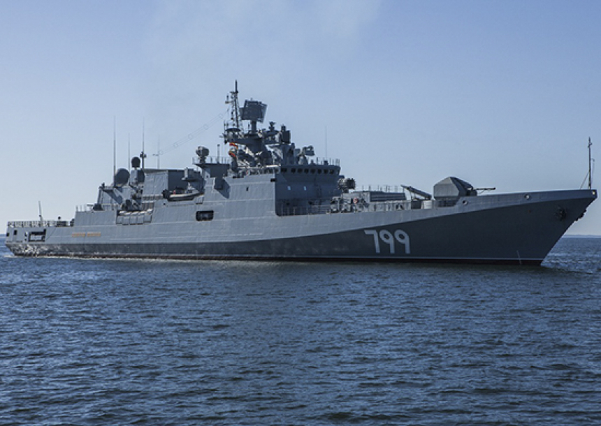 ВМФ РФ пополнился новым боевым фрегатом: Андреевский флаг подняли на третьем судне проекта 11356 ВМФ РФ пополнился новым боевым фрегатом: Андреевский флаг подняли на третьем судне проекта 11356