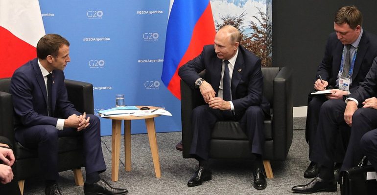 Путин и Макрон обсудили инцидент в Керченском проливе на саммите G20 Путин и Макрон обсудили инцидент в Керченском проливе на саммите G20