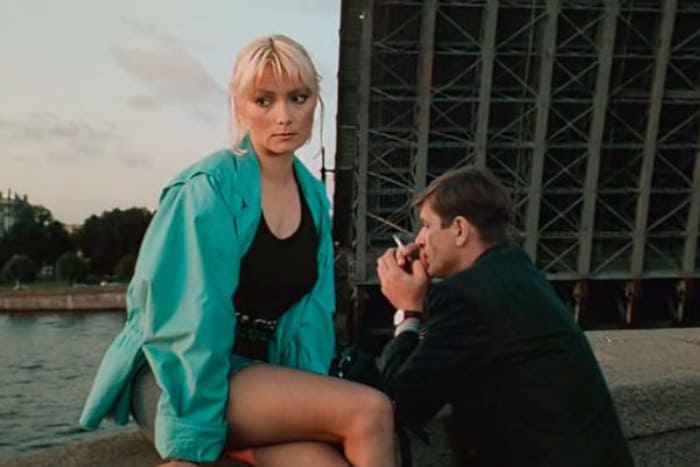 Кадр из фильма *Гений*, 1991 | Фото: kino-teatr.ru Кадр из фильма *Гений*, 1991 | Фото: kino-teatr.ru