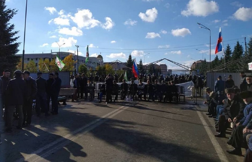 Ингушетия бурлит: Народ расходиться не собирается, федеральные СМИ молчат