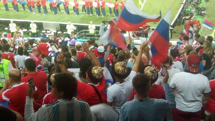 У меня на плече плакал аргентинец. Россию проводили с Чемпионата мира со слезами У меня на плече плакал аргентинец. Россию проводили с Чемпионата мира со слезами