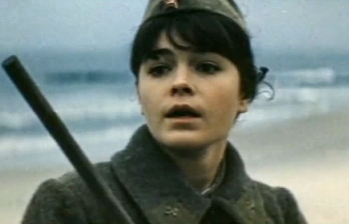 Евгения Сабельникова в фильме *О тех, кого помню и люблю*, 1973 | Фото: kino-teatr.ru Как роман с иностранцем разрушил актерскую карьеру советской актрисы Евгении Сабельниковой