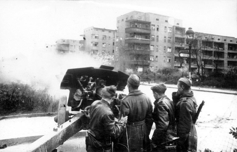Мультатули Петр: В тот день когда взяли Берлин и фотографии Берлина 1945 Мультатули Петр: В тот день когда взяли Берлин и фотографии Берлина 1945