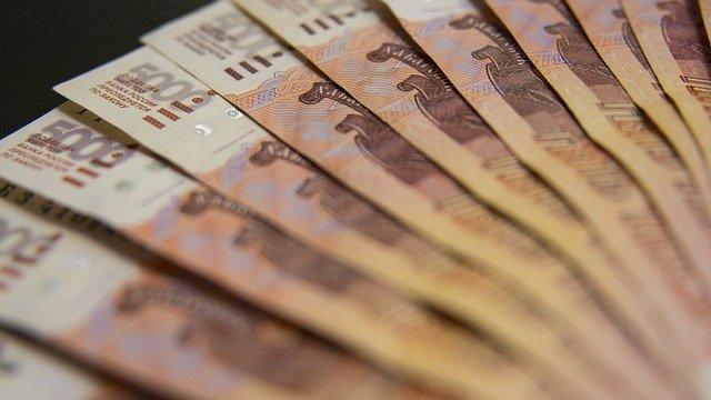 Россияне рассказали, каким должен быть семейный доход для "нормальной жизни"