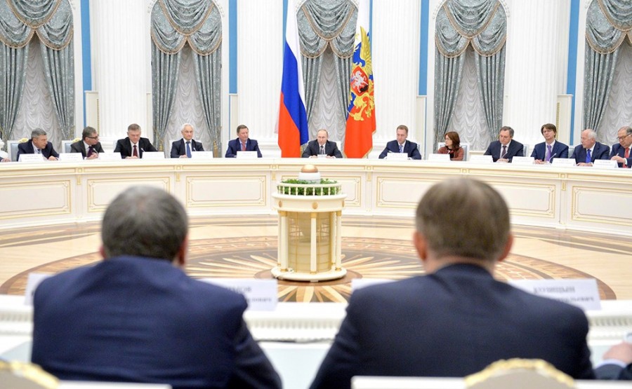 Как Путин разбирался с "семибанкирщиной" Как Путин разбирался с "семибанкирщиной"