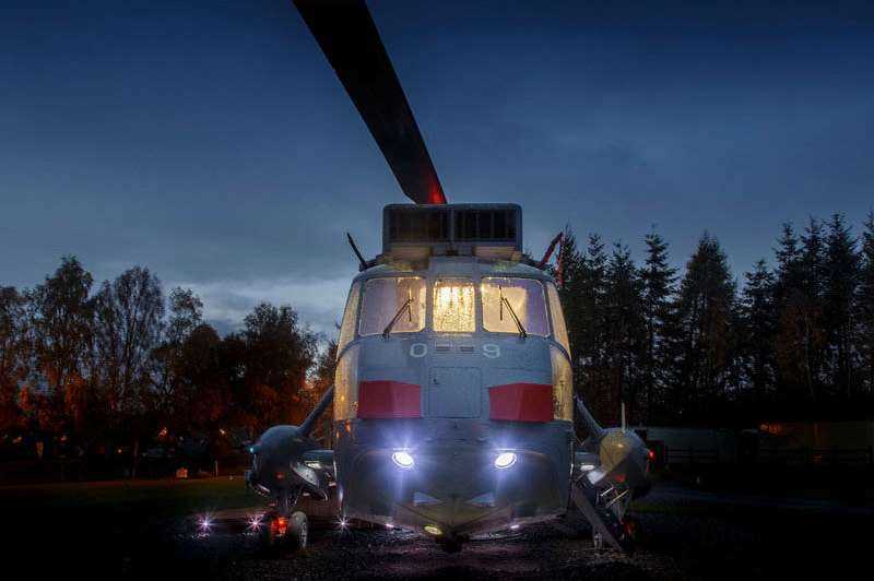 Отель-вертолет от компании Helicopter Glamping