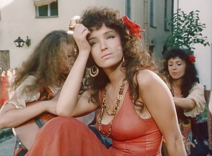 Кадр из фильма *Дон Сезар де Базан*, 1989 | Фото: kino-teatr.ru Кадр из фильма *Дон Сезар де Базан*, 1989 | Фото: kino-teatr.ru