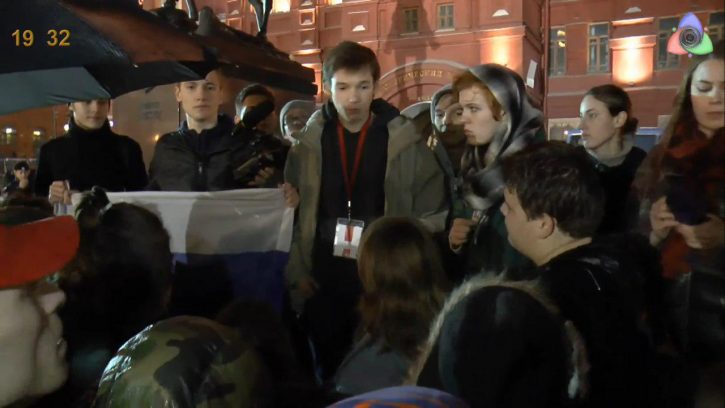 Бунт марионеток: активисты не послушали штаб Навального и остались у Кремля на ночь