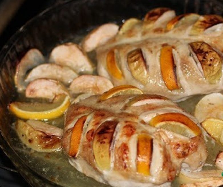 Куриные грудки с лимоном и яблоками Куриные грудки с лимоном и яблоками