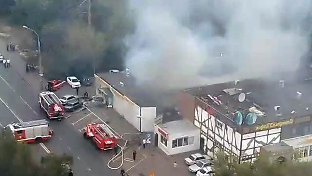 Власти Москвы уточнили, что взрыв газа и пожар произошли в кафе при автосервисе в Москве