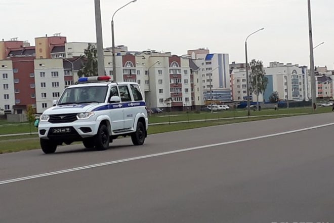 "Водку и пиво разметают со свистом". Репортаж из Борисова, где стоят российские войска "Водку и пиво разметают со свистом". Репортаж из Борисова, где стоят российские войска