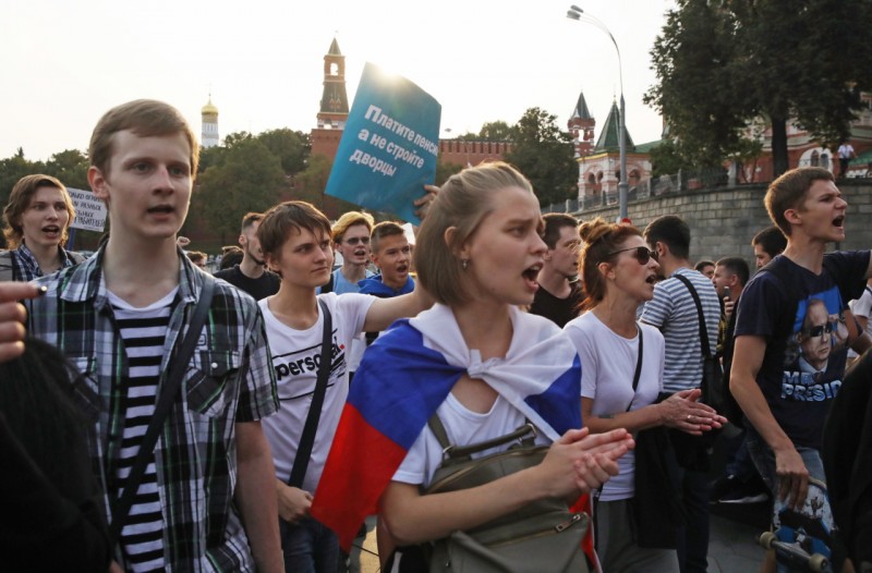 Молодые россияне не видят смысла в том, чтобы отдавать свои деньги государству