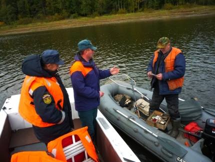 Охотникам и рыболовам Астраханской области напомнили о правилах поведения на воде