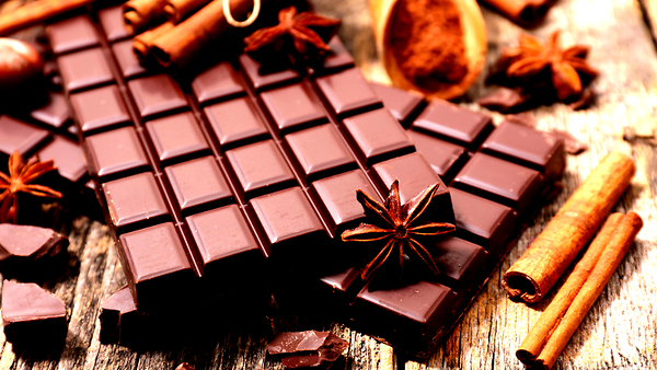 Сладкое лекарство от осенней хандры: 10 фактов о пользе шоколада