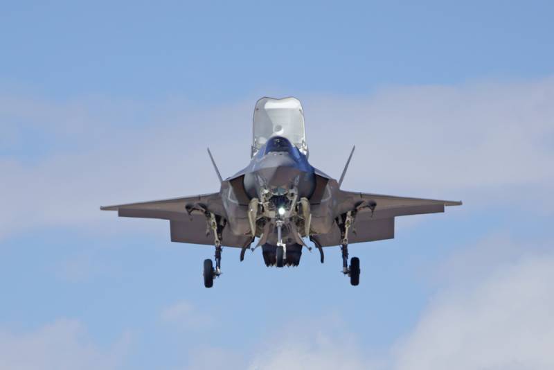 Пентагон уже исправил часть дефектов F-35… На бумаге Пентагон уже исправил часть дефектов F-35… На бумаге