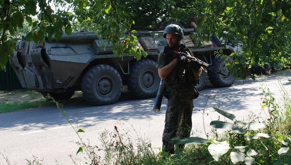Ополченцы заявили о блокировании третьей группы украинских силовиков Ополченцы заявили о блокировании третьей группы украинских силовиков