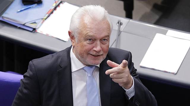 Вассал выходит из-под контроля?