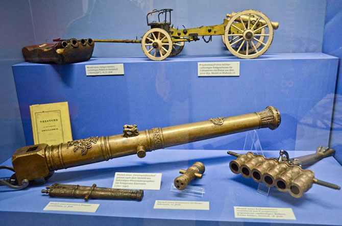 Tour of the exhibition of military innovations of five centuries in Vienna