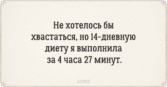 Коммуналка на Дерибасовской улице. Молодая женщина купается под душем...