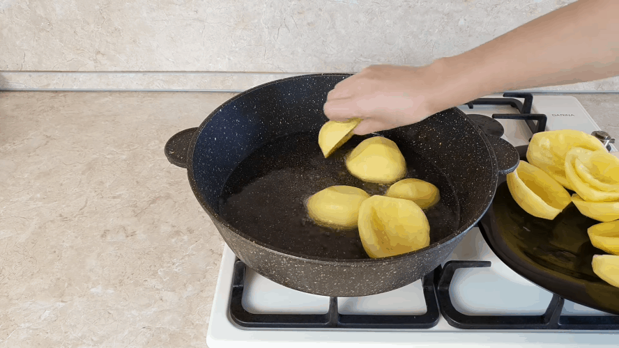 Картофельные лодочки — потрясающее блюдо из обычных продуктов