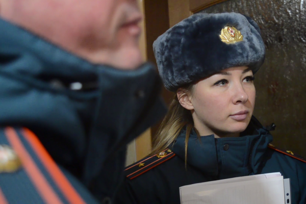 Сотрудники МЧС Севастополя стучаться в двери севастопольцев Сотрудники МЧС Севастополя стучаться в двери севастопольцев
