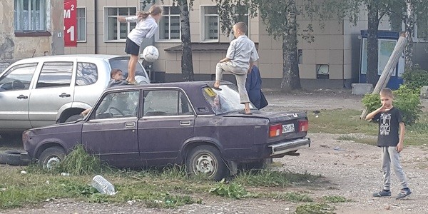 Сейчас пошли такие дети, что к 5 годам они уже держат в страхе весь двор Сейчас пошли такие дети, что к 5 годам они уже держат в страхе весь двор дети, прикол, родители, юмор