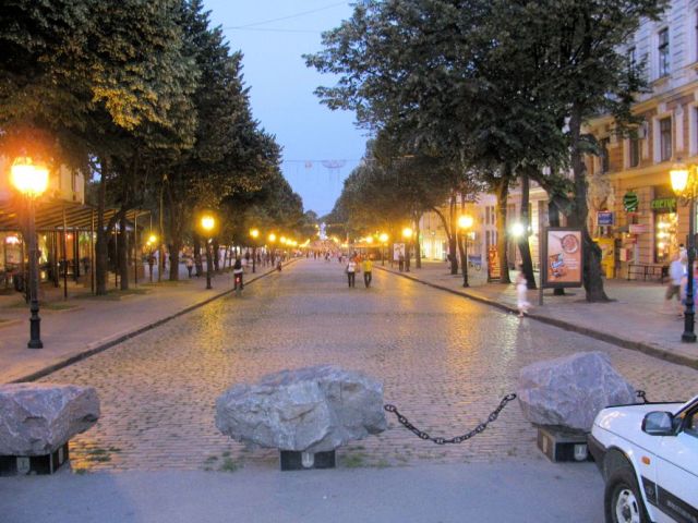 http://otdyhaem.com.ua/files/images/deribassovskaja.jpg