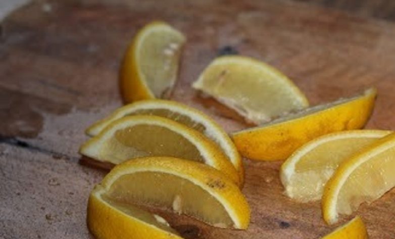 Куриные грудки с лимоном и яблоками Куриные грудки с лимоном и яблоками