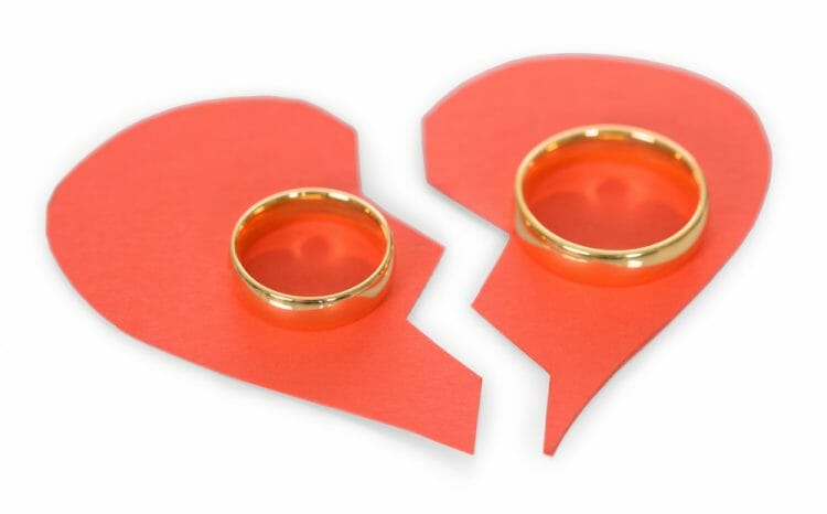 Названы две главные причины развода после многих лет брака