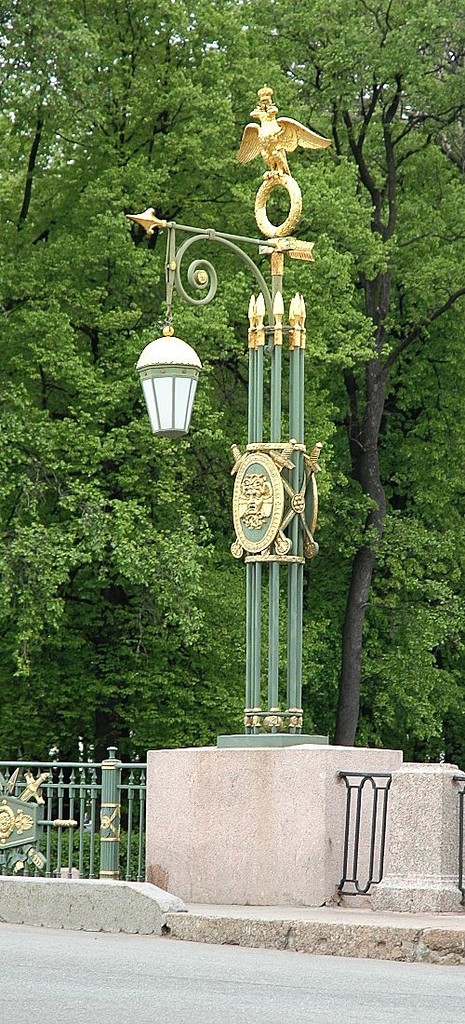 Фонарь Пантелеймоновского моста.jpg Фонарь Пантелеймоновского моста.jpg