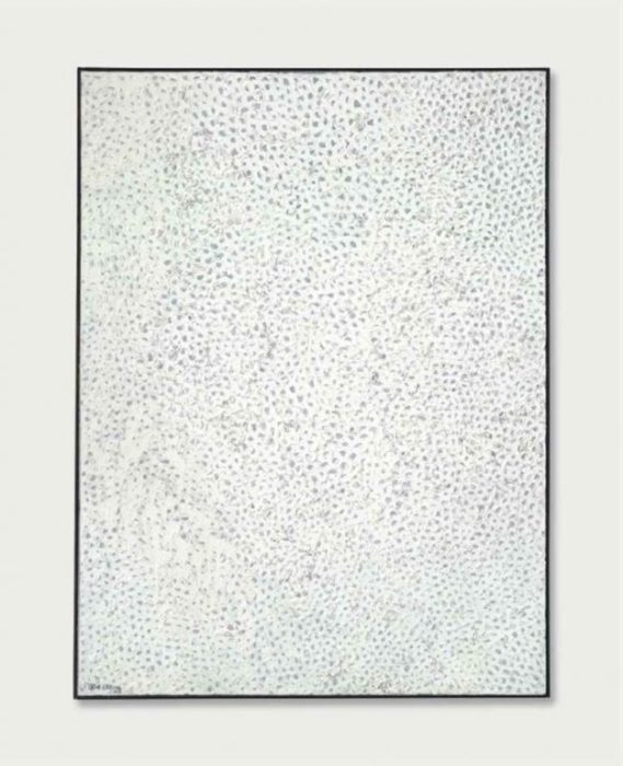 В 2014 году ее картина «Белый №28» была продана на Christies за рекордные $7,1 млн. 88-летняя художница пол жизни провела в сумасшедшем доме, а сейчас за её картины платят по 5 млн. долларов