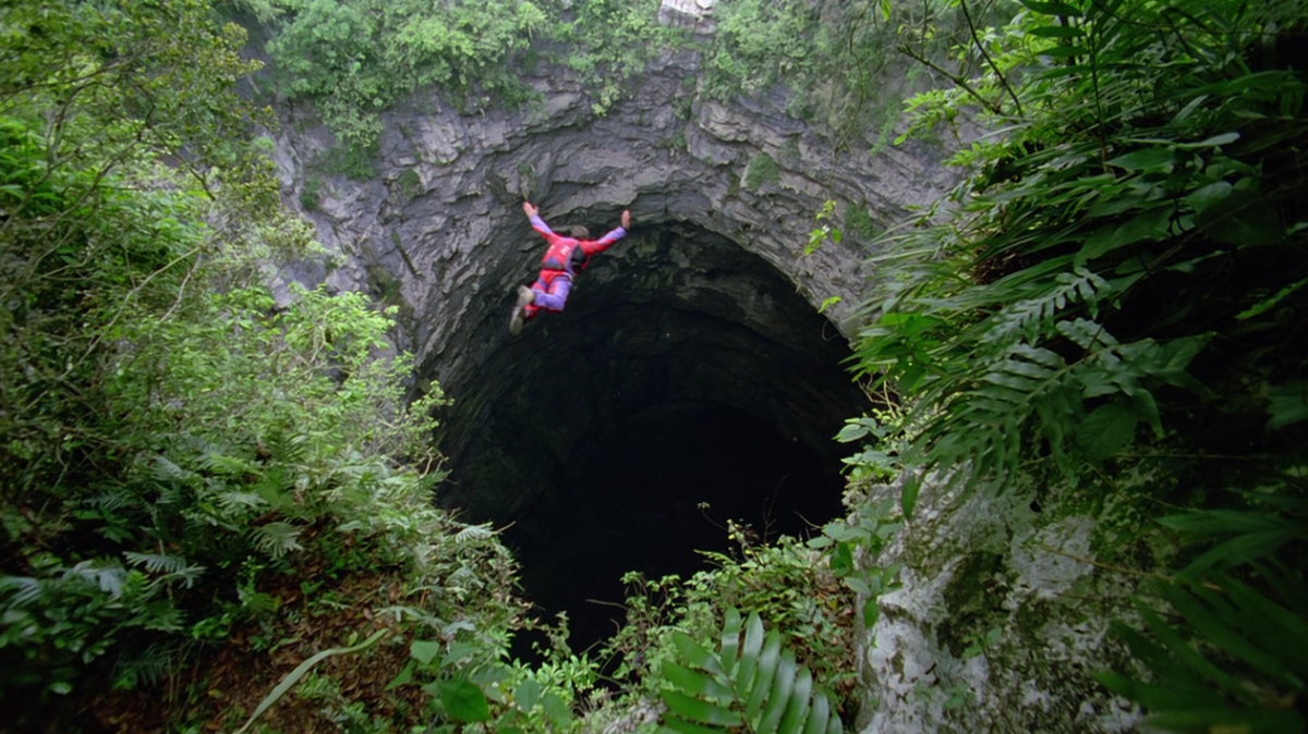 Что будет, если прыгнуть в сквозной тоннель через Землю?