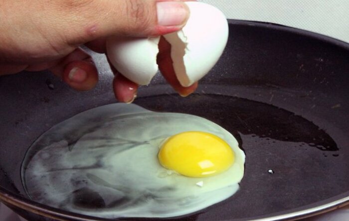 Бьем очень аккуратно. |Фото: fb.ru. Бьем очень аккуратно. |Фото: fb.ru.