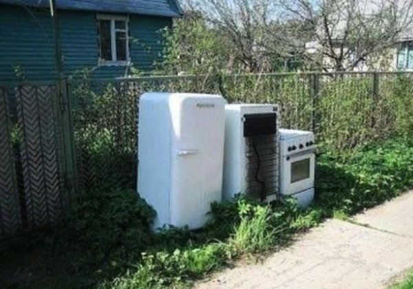 Необычное и практичное применение старого холодильника на даче