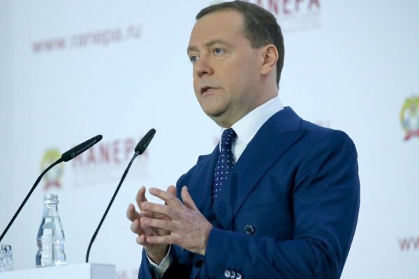 Медведев отказался изымать сверхдоходы у бизнеса Медведев отказался изымать сверхдоходы у бизнеса