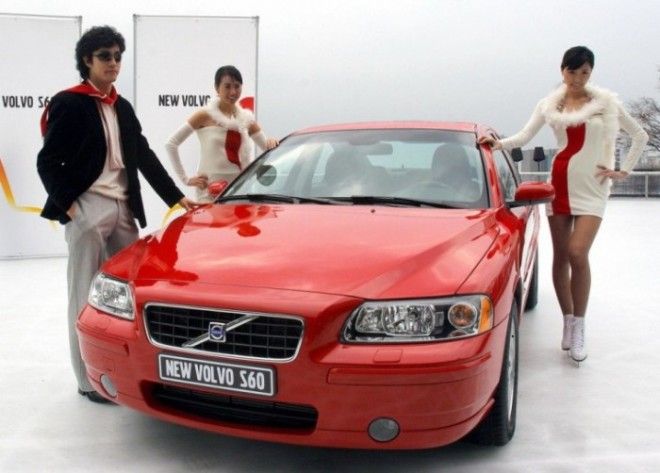 Volvo S60 первого поколения выпускались с 2000 по 2009 гг Фото cheatsheetcom