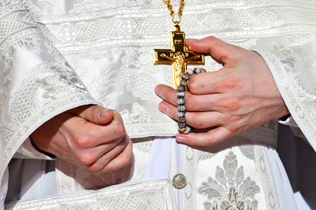 «Религия, идущая против жизни, фальшива». Анонимное интервью с православным ЛГБТ-священником.