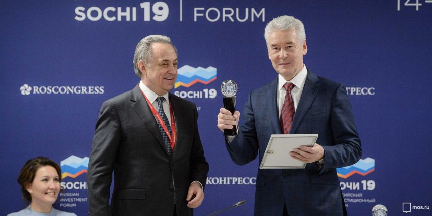 «Московское долголетие», «Мосволонтер» и МЭШ названы лучшими соцпроектами