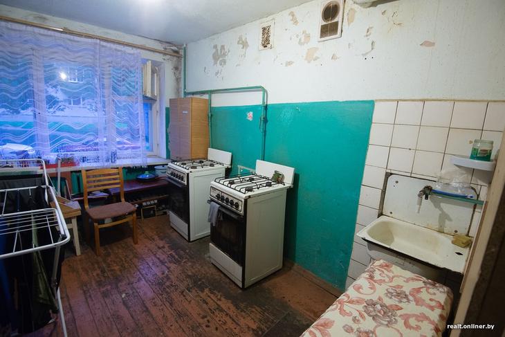 Парень из глубинки купил 11-метровую комнату в коммуналке и сделал из нее квартиру-студию Парень из глубинки купил 11-метровую комнату в коммуналке и сделал из нее квартиру-студию