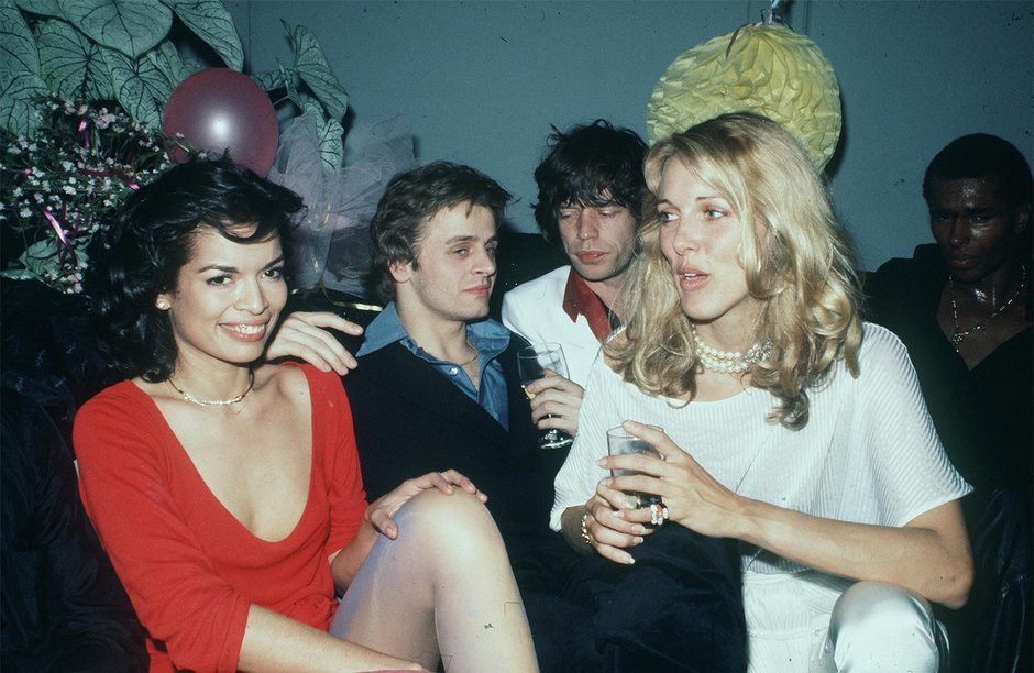 Бьянка Джаггер, Михаил Барышников, Мик Джаггер и Алана Стюарт в Studio 54, 1977 год Бьянка Джаггер, Михаил Барышников, Мик Джаггер и